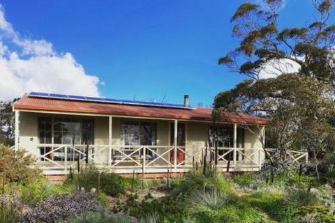 Windmill Cottage - Holiday Cairns 0