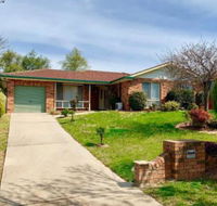 Tidy Home in a Leafy Suburb Great Location - Holiday Cairns