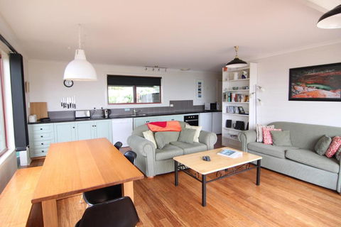 DOLPHIN LOOKOUT COTTAGE Amazing Views Of The Bay Of Fires - Holiday Cairns 6