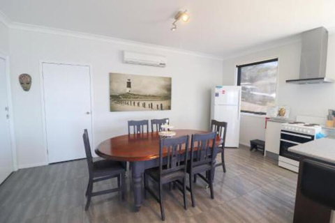 Elysium Lakehouse - Holiday Cairns 6