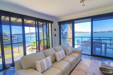Elysium Lakehouse - Holiday Cairns 5