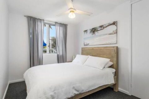 WAVES On MAIN 4 / 1 MAIN STREET - Holiday Cairns 6