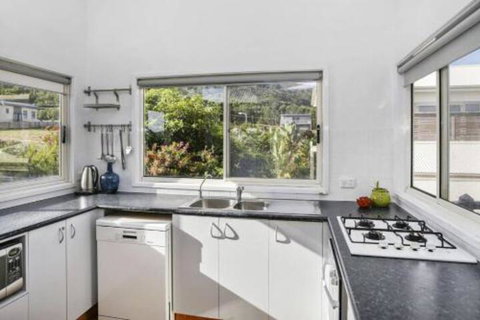 SEAVIEW Ocean Views From A Modern Townhouse - Holiday Cairns 2