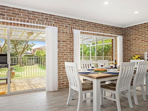 Fern Way Beach House 70m To Beach - Holiday Cairns 6