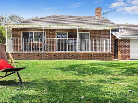 Fern Way Beach House 70m To Beach - Holiday Cairns 5