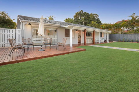 Walk To Hastings Street Noosa Sound - Holiday Cairns 5