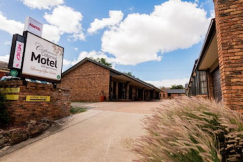 Castlemaine Colonial Motel - Holiday Cairns 0