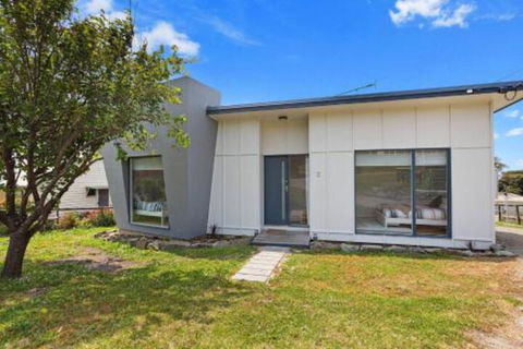 COASTAL HAVEN Panoramic Ocean Views - Holiday Cairns 2