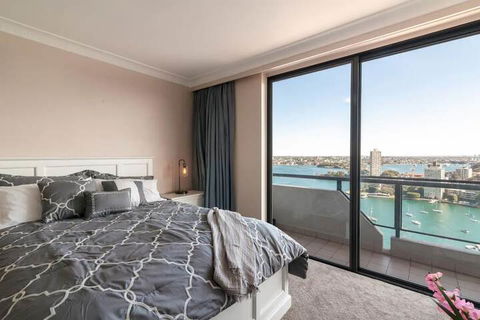 Milsons Point Apartment With Harbour Bridge Views - Holiday Cairns 5