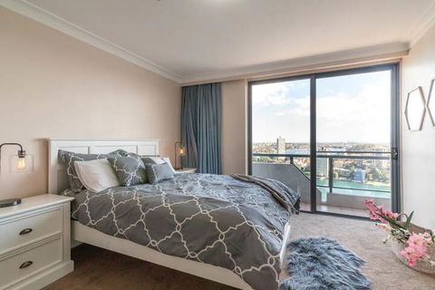 Milsons Point Apartment With Harbour Bridge Views - Holiday Cairns 7