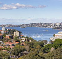 2 Bdrm North Sydney with harbour views - Holiday Cairns
