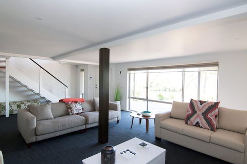 Paradise Waters - Yarrawonga - Holiday Cairns 4