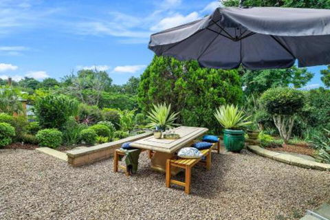 Parkview Cottage - Holiday Cairns 3