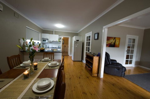 Port Lincoln Holiday Houses - Holiday Cairns 6