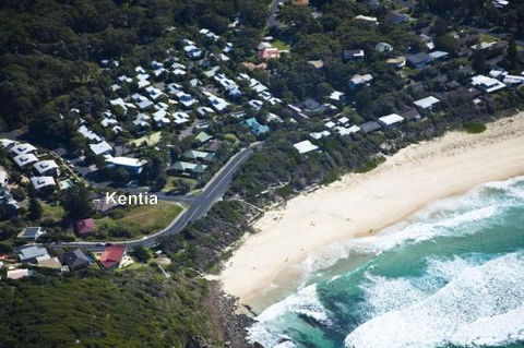 KENTIA - Holiday Cairns 0