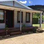 Rail Trail Cottage - Holiday Cairns 0
