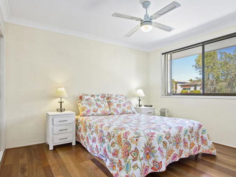 DAVIES STREET MOLLYMOOK 4 / 14 - Holiday Cairns 6