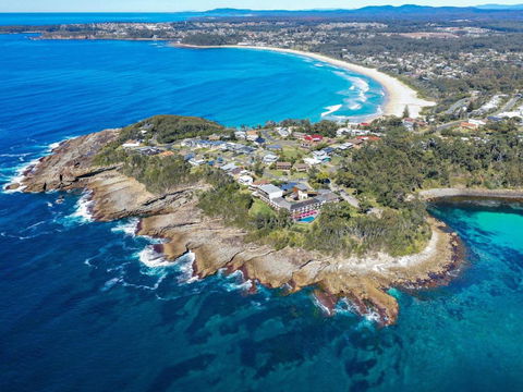 DAVIES STREET MOLLYMOOK 4 / 14 - Holiday Cairns 1