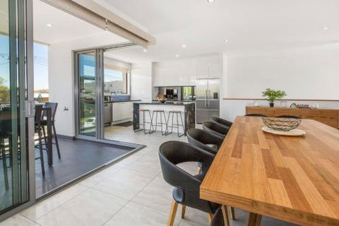 CASABLANCA DROMANA - Holiday Cairns 1