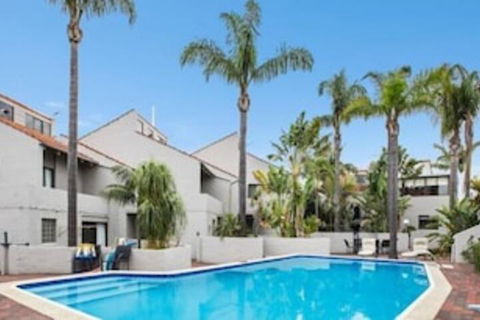 Como Mezzanine Retreat - Holiday Cairns 0