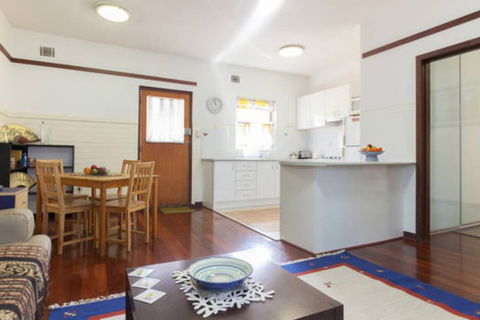 B4 Apartment Close To Perth UWA - Holiday Cairns 1