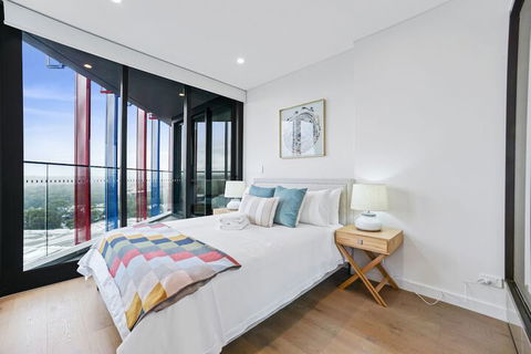 HomeHotel Luxury Apt With Shopping Mall Downstairs - Holiday Cairns 5