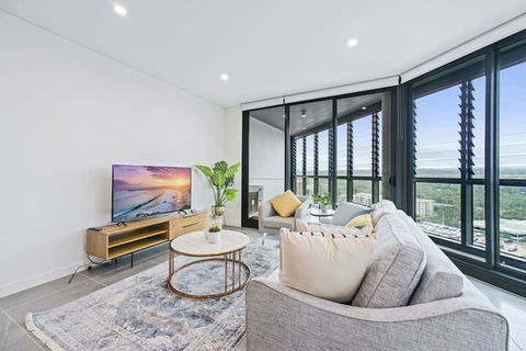 HomeHotel Luxury Apt With Shopping Mall Downstairs - Holiday Cairns 3