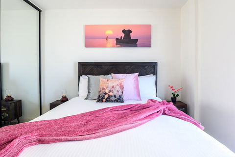 JUDD A Stylish Abode Awaits You - Holiday Cairns 6