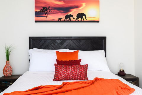 JUDD A Stylish Abode Awaits You - Holiday Cairns 2