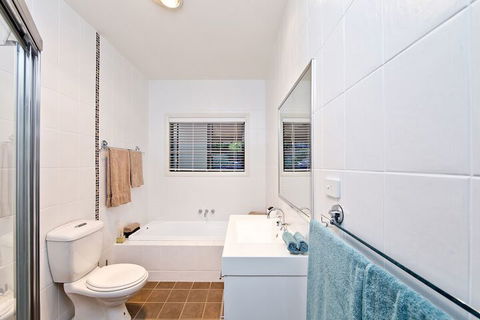 Wanda Point House - Holiday Cairns 5