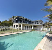Beachfront Escape - Holiday Cairns