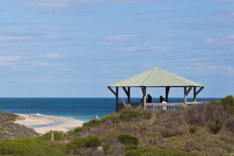 Moore River Beach Shack - Holiday Cairns 4