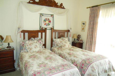 Pepper Tree Ridge B & B - Holiday Cairns 4
