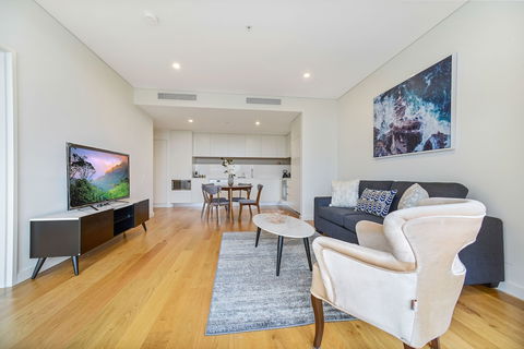 Modern Apartment Next To Largest Shopping Centre - Holiday Cairns 3