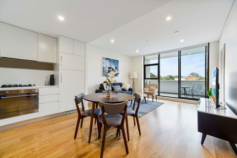 Modern Apartment Next To Largest Shopping Centre - Holiday Cairns 4