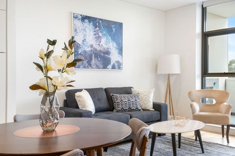 Modern Apartment Next To Largest Shopping Centre - Holiday Cairns 6