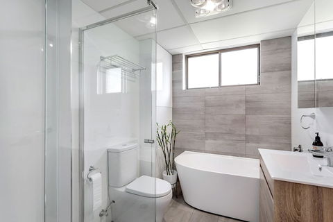 Victory Court Unit 1 / 3 7 Columbia Close - Holiday Cairns 5