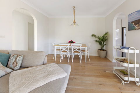 Victory Court Unit 1 / 3 7 Columbia Close - Holiday Cairns 2