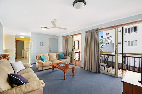 Vaai Moana - 5/10 Oriole Avenue - Holiday Cairns 5