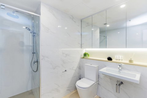 SKY Heart Of BNE City 2bed APT Pool& Gym Qbn222-18 - Holiday Cairns 5