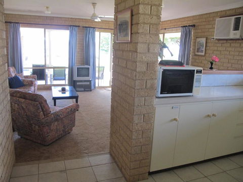 Kalbarri Riverfront Unit - Holiday Cairns 4