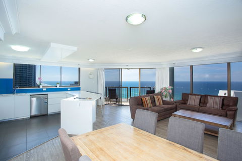 Long Beach Private Apartments - Holiday Cairns 4