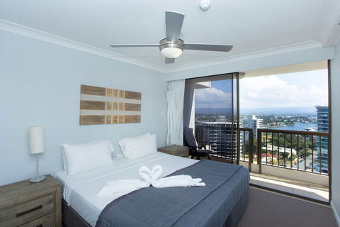 Long Beach Private Apartments - Holiday Cairns 5