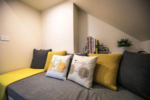 A Pear Tree Loft - Holiday Cairns 2