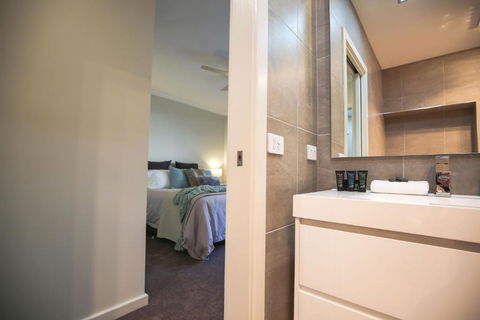 A Pear Tree Loft - Holiday Cairns 4