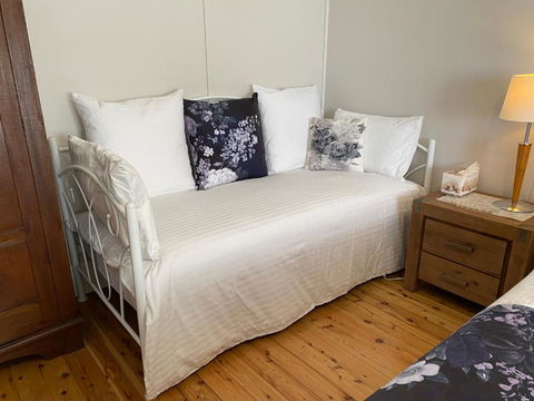 Caledonia Cottage - Holiday Cairns 1