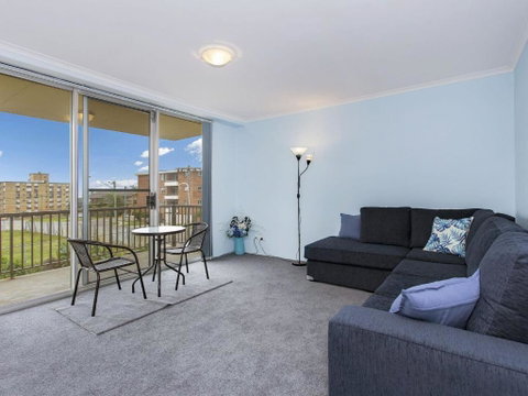 Fairleigh Unit 1 - Holiday Cairns 4