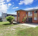 Resthaven only meters to Sunset Beach - Holiday Cairns