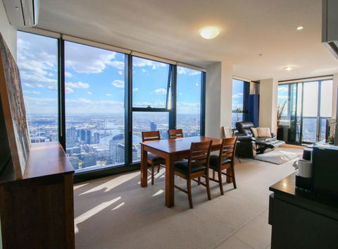 ON TOP Of THE WORLD BEST VIEWS In MELBOURNE !! - Holiday Cairns 6