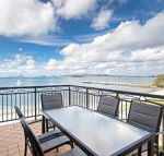 2 / 137 Soldiers Point Road luxury unit on the waterfront with aircon  free unlimited Wi Fi - Holiday Cairns